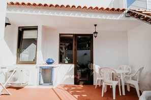 Outdoor dining - Casa Rural Kiko 2 with Mountain Views, Wi-Fi, and Air Conditioning (Icod de los Vinos)