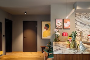 豪華套房, 2 間臥室 (Apartment) | 客房內保險箱、熨斗/熨衣板、免費無線上網