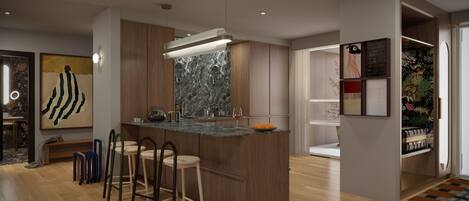 Caja de seguridad en la habitación y tabla de planchar con plancha