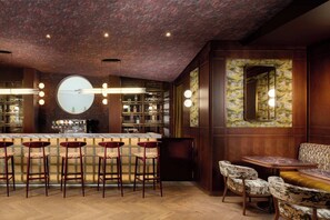 Bar (on property) - Skald Hotel Akureyri, Curio Collection By Hilton (Akureyri)