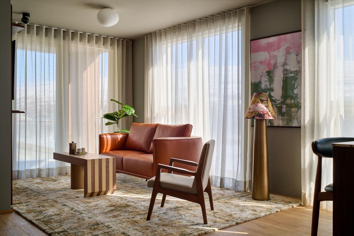 Suite, 1 King Bed (Apartment) | Living area | TV