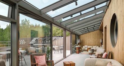 Skald Akureyri, Curio Collection by Hilton