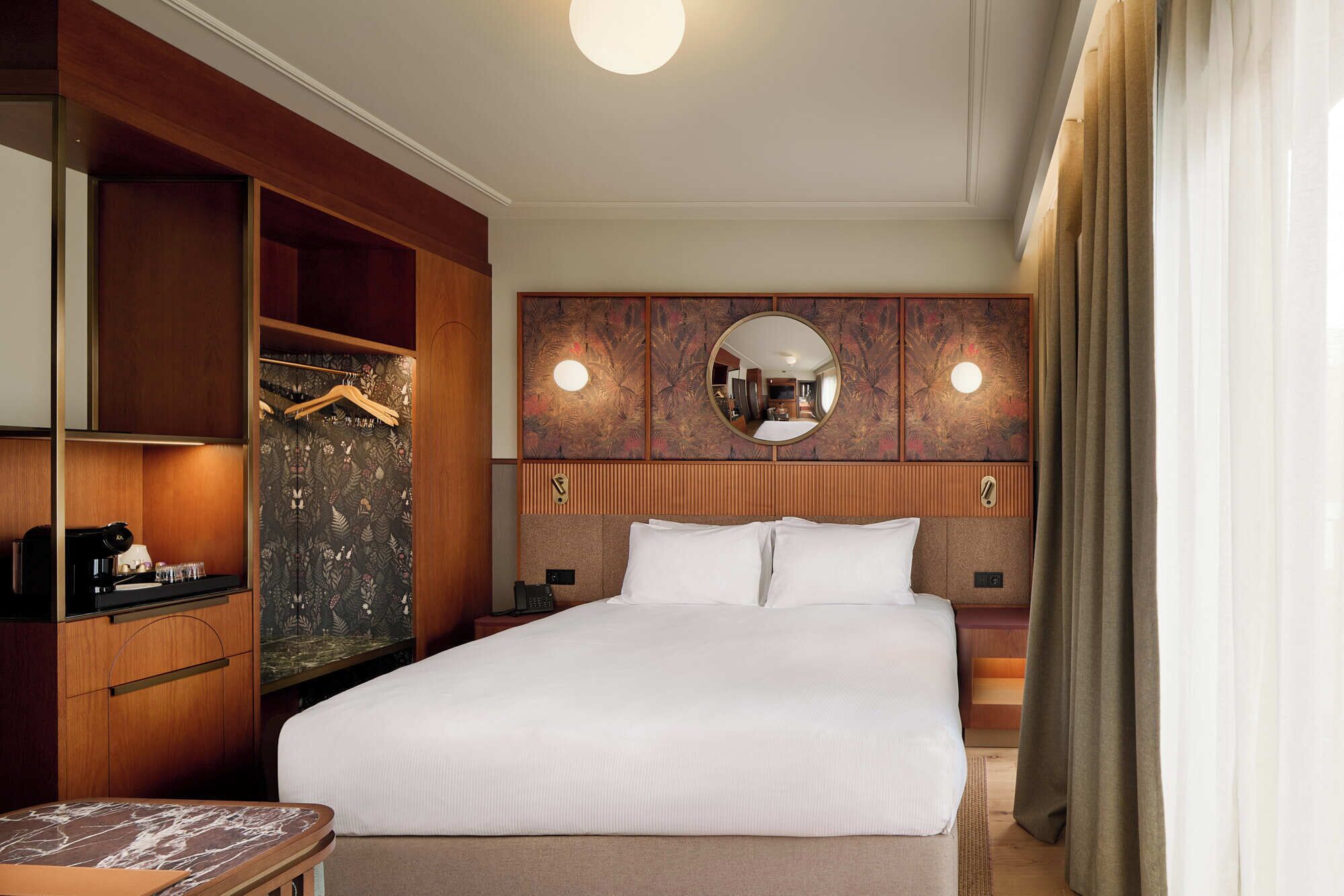 Room, 1 King Bed | In-room safe, iron/ironing board, free WiFi