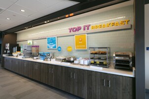 Café da manhã com buffet grátis todos os dias