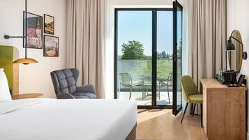 Room, 1 King Bed, Balcony