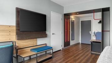 Room, 1 King Bed, Accessible (Roll-In Shower) | Free WiFi