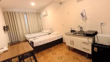 Economy Studio | Free WiFi