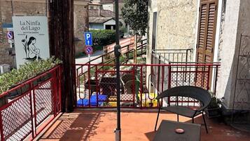 Superior-Doppelzimmer, Seeblick, auf dem Wassser | Schreibtisch, laptopgeeigneter Arbeitsplatz, kostenloses WLAN