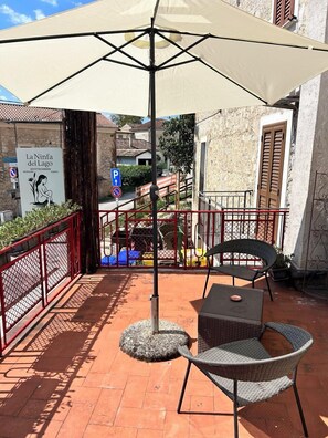 Doppia Superior, vista lago, sull'acqua | Una scrivania, postazione laptop, Wi-Fi gratuito