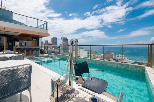 Fully Equipped Accommodations in a Building With a Pool, 270m From Barra Beach - Caoa