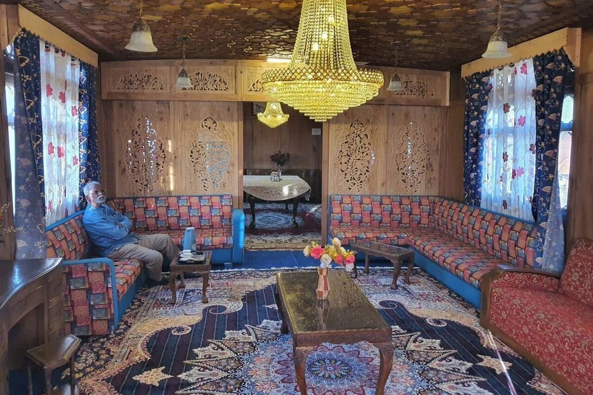 奢华套房, 湖景 | 起居区