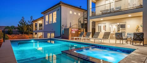 Een verwarmd zwembad