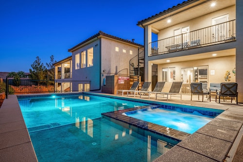 Sand Hollow 3808, Private Pool & Hot Tub, Sleeps 42, and Near Sand Hollow!