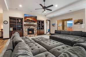 Smart TV, fireplace, video games, table tennis