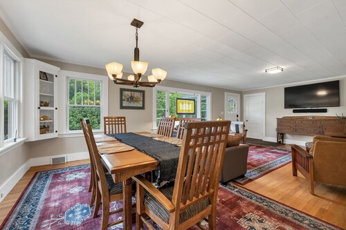 Quaint Bethel Home with Firepit - Walk to Town
