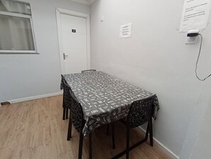 Suite | Tempat makan