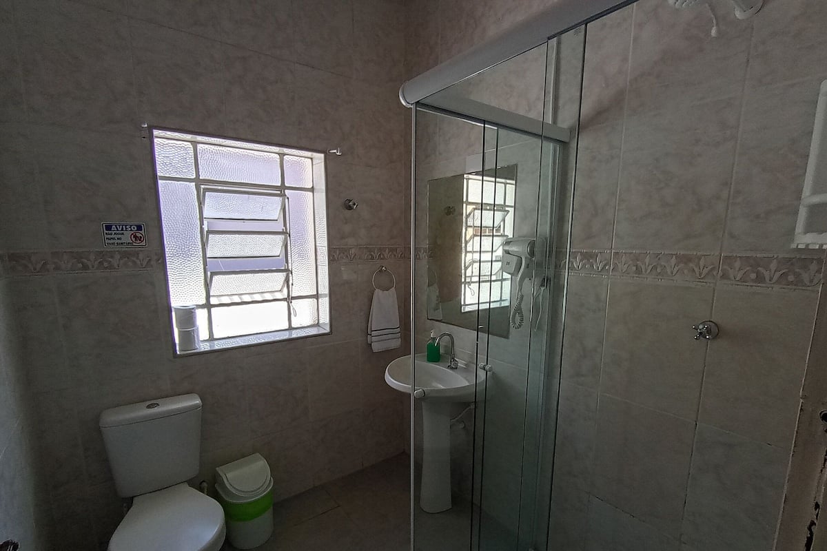 Economy Double Room | Bathroom