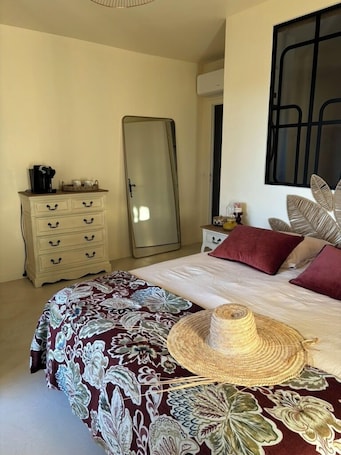 Deluxe Double Room, Vineyard View | Free WiFi