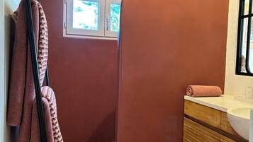 Deluxe Double Room, Vineyard View | Bathroom