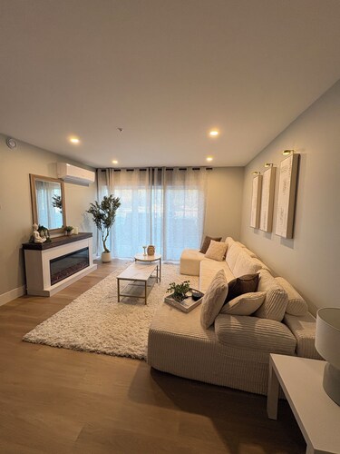 Skyline Executive Apartment in Dieppe