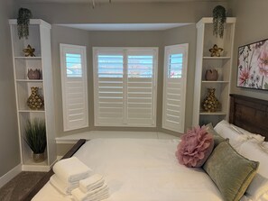 6 habitaciones, tabla de planchar con plancha, wifi y ropa de cama