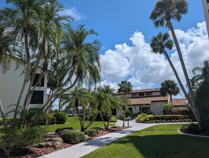 Exterior - Waterfront views! Pool, Boat Dock, Tennis, Billiards & MORE. 90-day Minimum Stay (North Fort Myers)