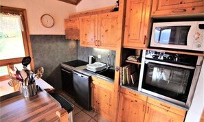 Fridge, microwave, oven, dishwasher - 4-room Apartment in Les Saisies for 8 People (Hauteluce)
