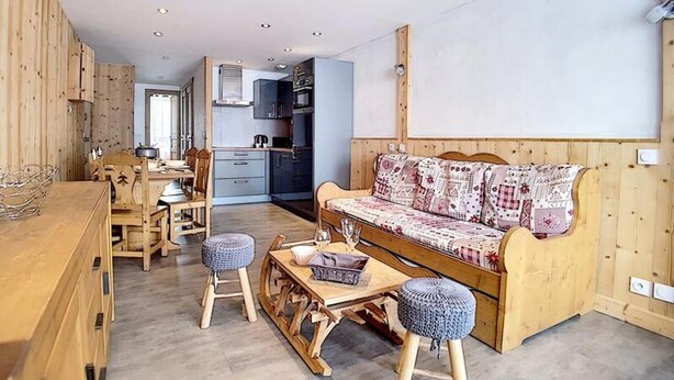 Living area - Renovated Apartment Direct Access to the Slopes Balcony (Les Belleville)