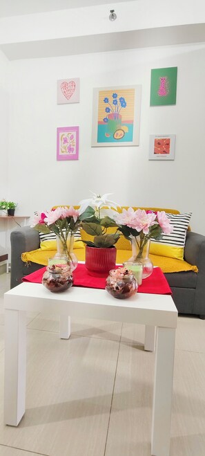 Interior - Charming 1-bedroom condo in wonderful Pasay City with AC (Pasay City)