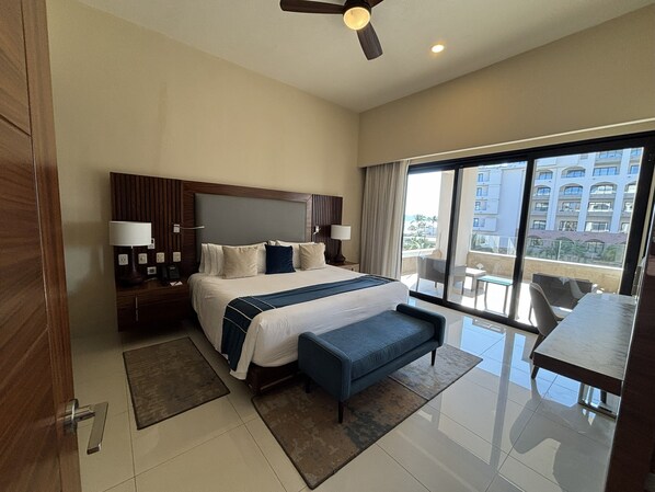 2 bedrooms, in-room safe, iron/ironing board, WiFi