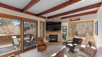 Studio (3 Bedrooms) | Exterior