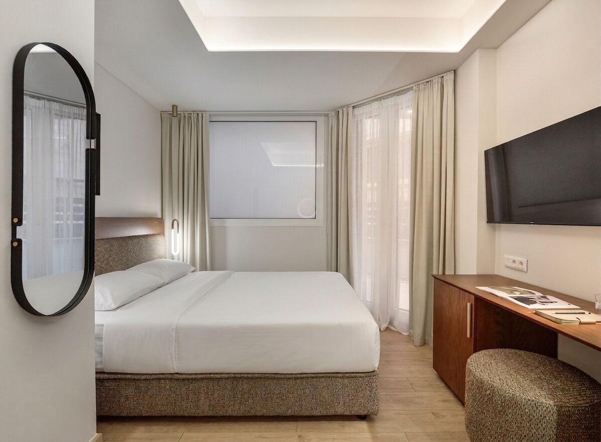 标准双人房, 城市景观 | 客房内保险箱、笔记本电脑工作区、熨斗/熨板、免费 WiFi