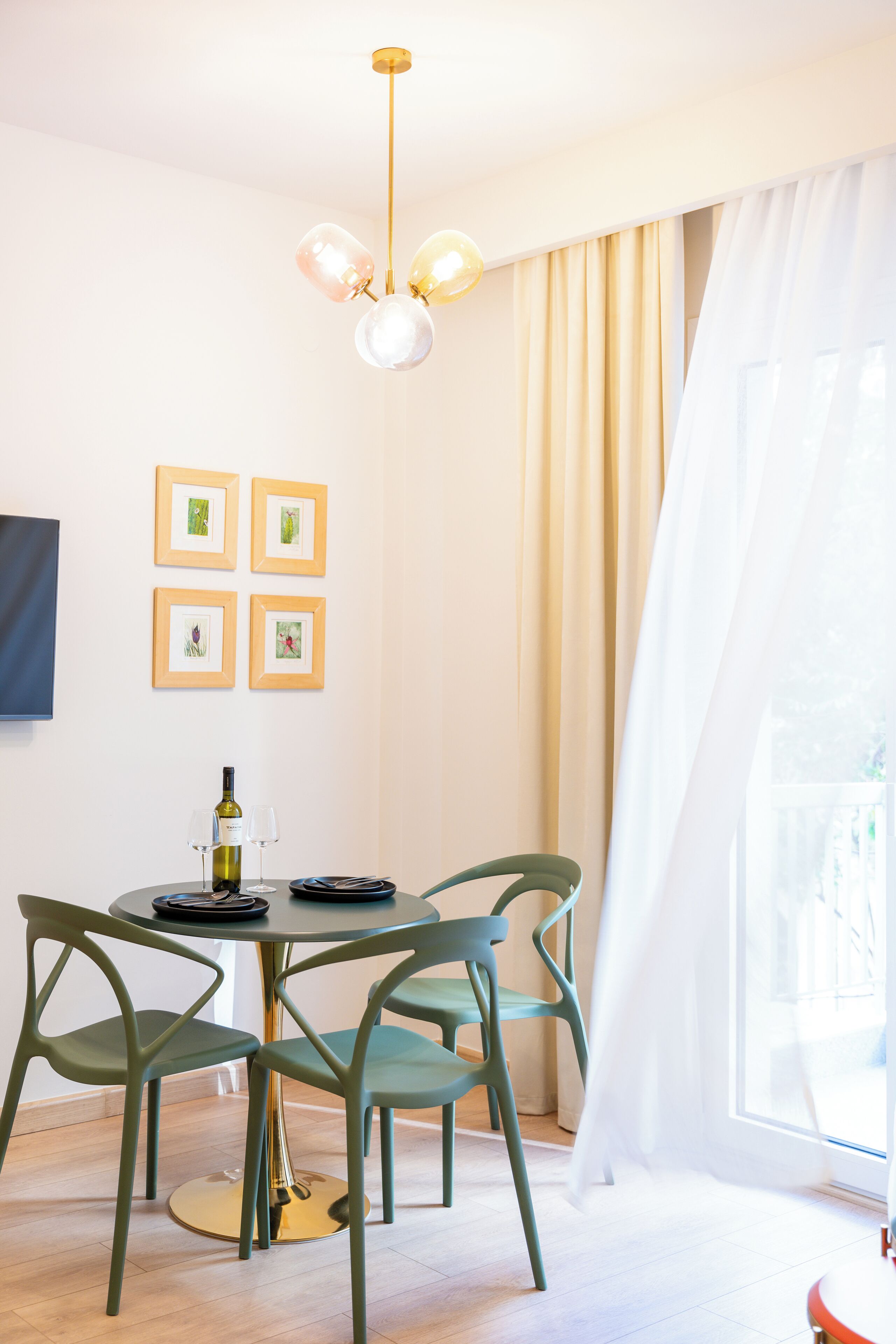 Superior Apartment Suite, Sea View | Tempat makan