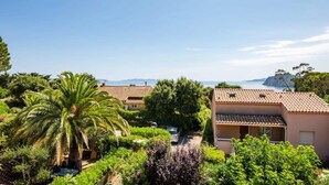 Exterior - Apartments for 6 People (Rayol-Canadel-sur-Mer)
