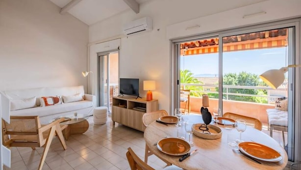 Living area - Apartments for 6 People (Rayol-Canadel-sur-Mer)