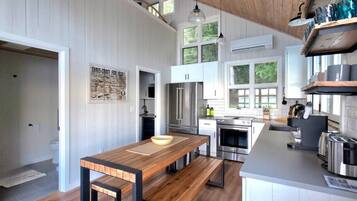 冰箱、微波炉、烤箱、炉灶