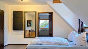 3 bedrooms, WiFi, bed sheets