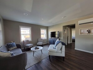 TV - The Front St Lofts, sleeps 8 (Poulsbo)