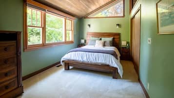 3 bedrooms, desk, iron/ironing board, WiFi