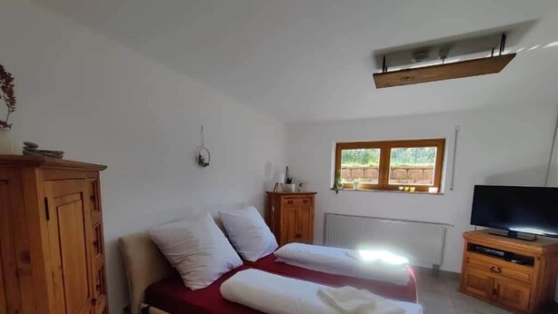 1 bedroom, WiFi, bed sheets - Fox den in the holiday home at the Holzecke (Schnelldorf)