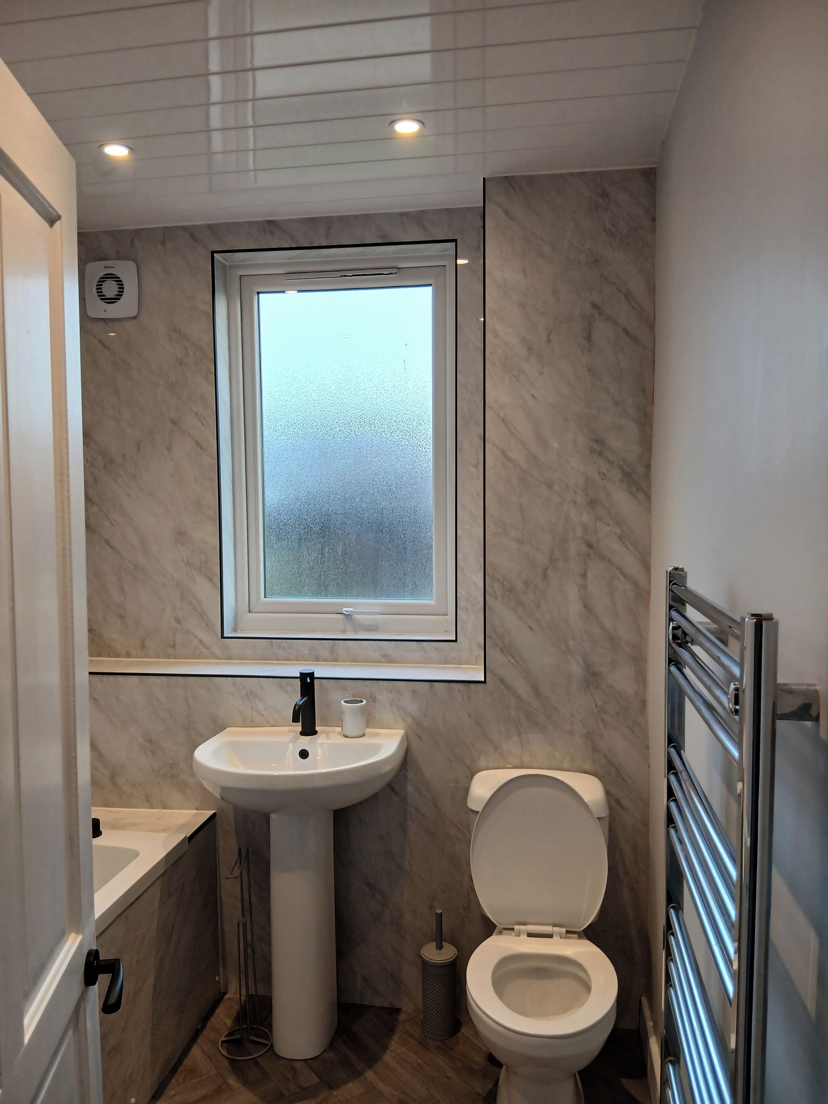 Combined shower/bathtub, deep-soaking bathtub, hair dryer, towels