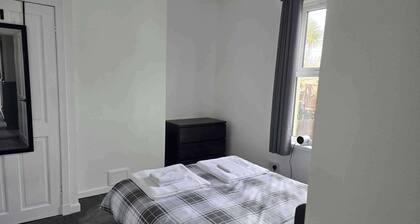 Apartment - Sleeps 4 - Hot Tub, Pet-friendly