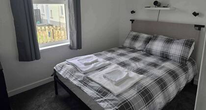 Apartment - Sleeps 4 - Hot Tub, Pet-friendly