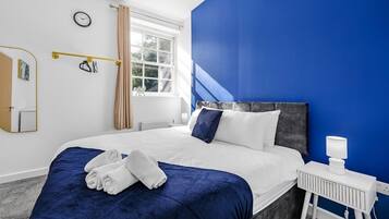 3 bedrooms, internet, bed sheets