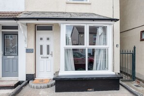 تفاصيل الفندق من الخارج