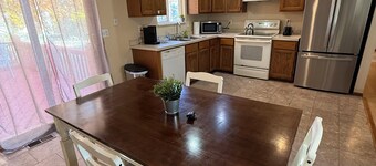 Charming 3-bedroom home in peaceful Waterford near Cass Lake