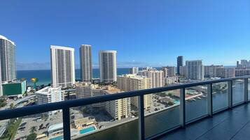 Apartamento superluxo, vista para a cidade | Área da propriedade