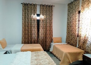 Junior-Doppelzimmer, Balkon, Stadtblick | Kostenloses WLAN