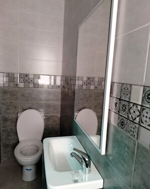 Dusche, Handtücher, Seife, Shampoo