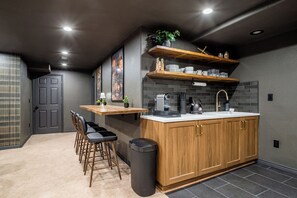Interior - On Meade Speakeasy – Hot Tub, Fire Pit, near Downtown (Arvada)